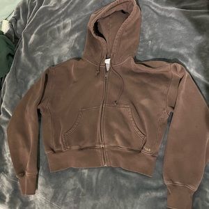 Aritzia cropped zip up